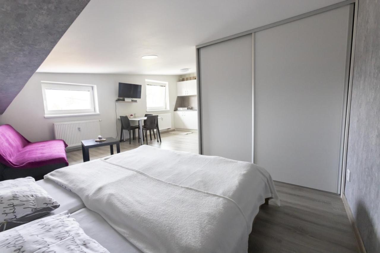 Apartmán Theo Velky Slavkov Exterior foto