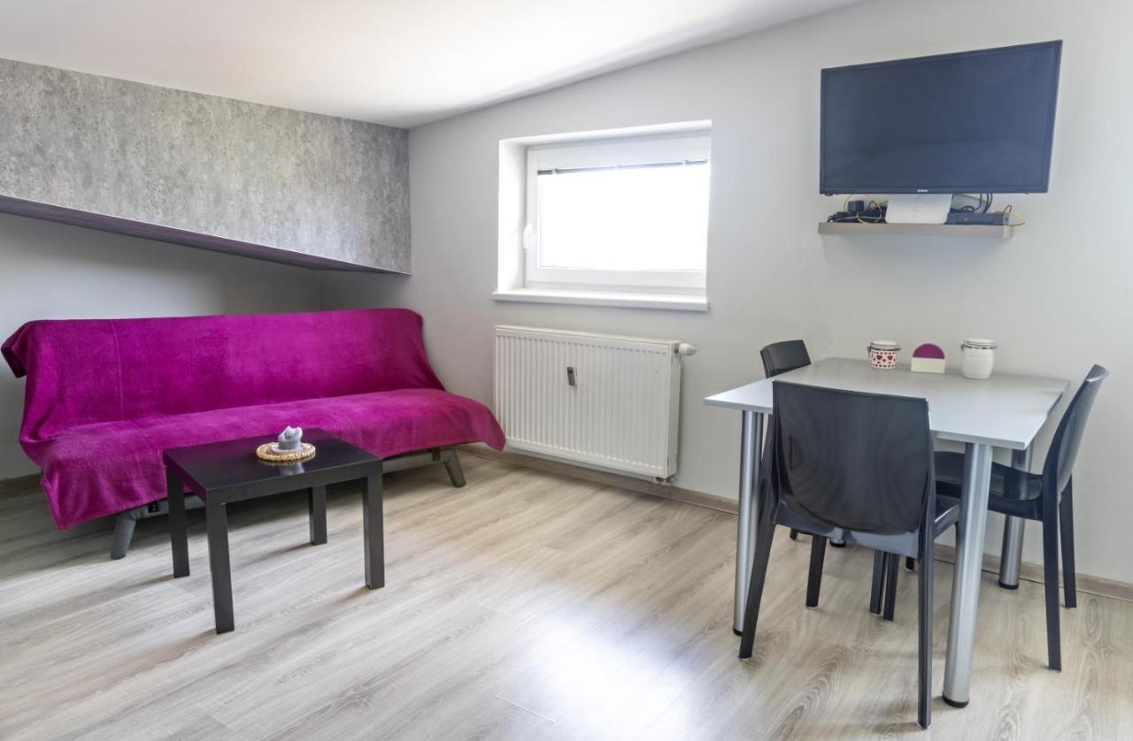 Apartmán Theo Velky Slavkov Exterior foto